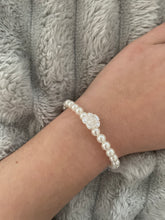 Load image into Gallery viewer, Shimmer/Pearl Bracelet